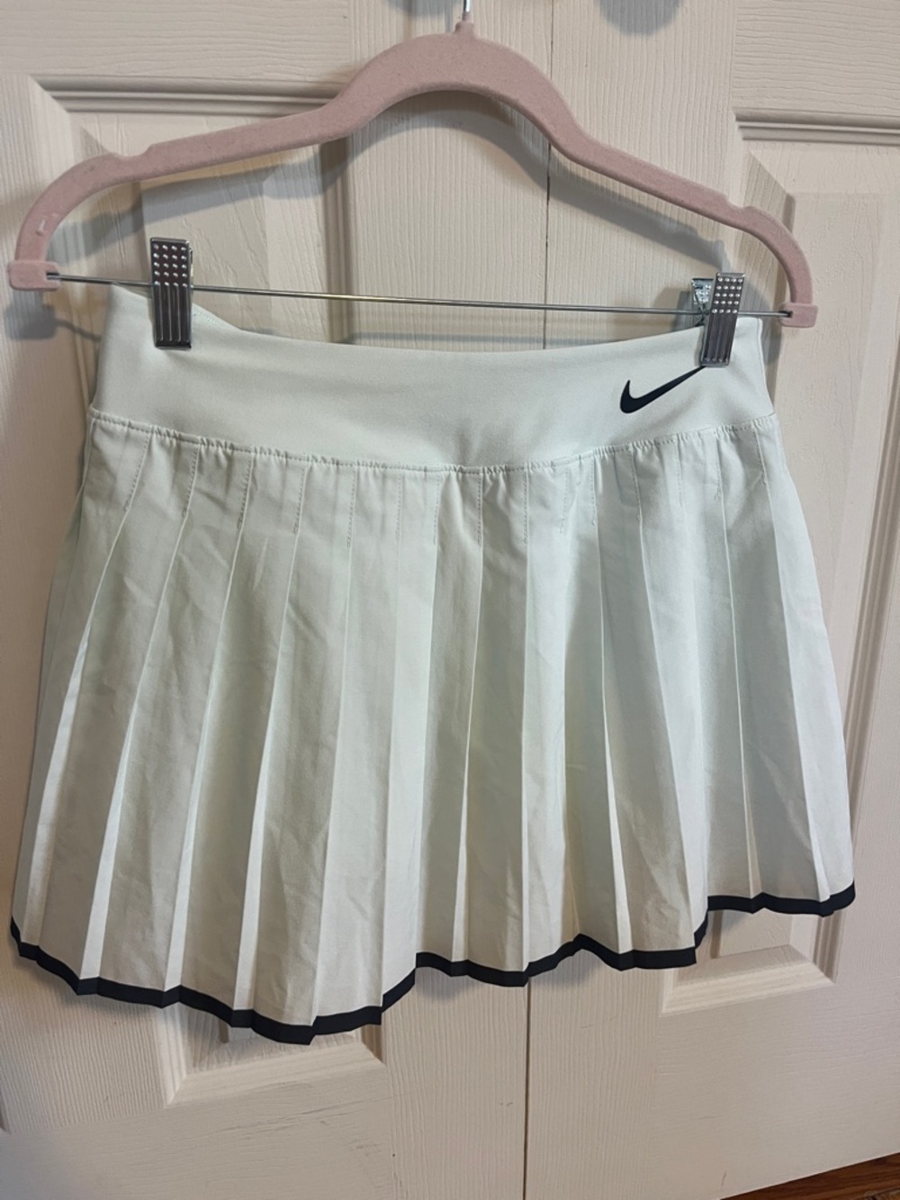 Nike Women's Mint Green Pleated Tennis Skirt with Black Trim